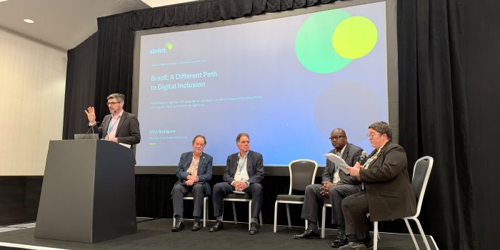 Abrint destaca papel dos provedores regionais na inclusão digital no DSA Global Summit 2026