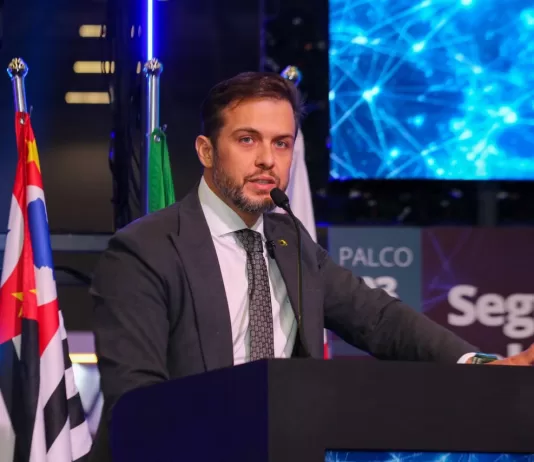Anatel exalta investimentos privados e aponta para desafios futuros