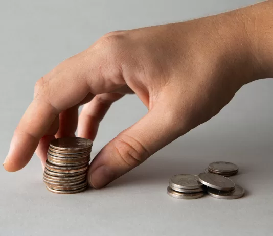 MCom rebate críticas sobre recursos do Fust para TV 3.0